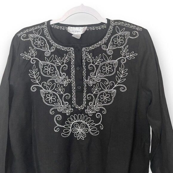 Susan Graver Style Embroidered Blouse Top Women's Medium Black Linen Blend Boho - Picture 6 of 7